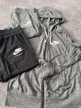 Women’s Nike Set